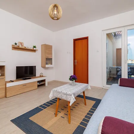 Zdravka Apartament Banjol